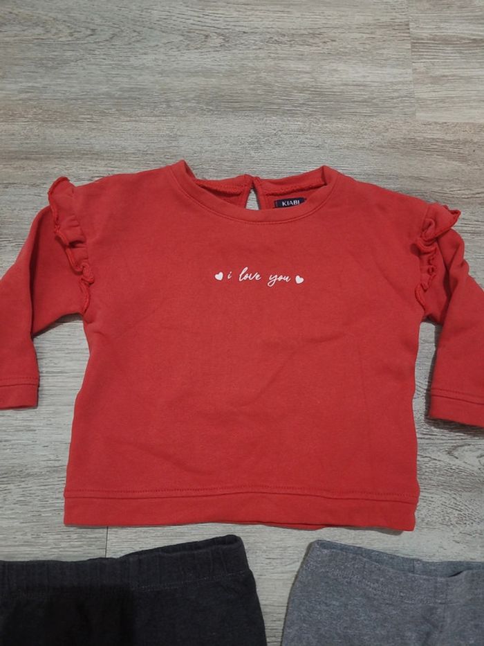 Sweat rouge 2 leggings gris et chaussettes - photo numéro 2