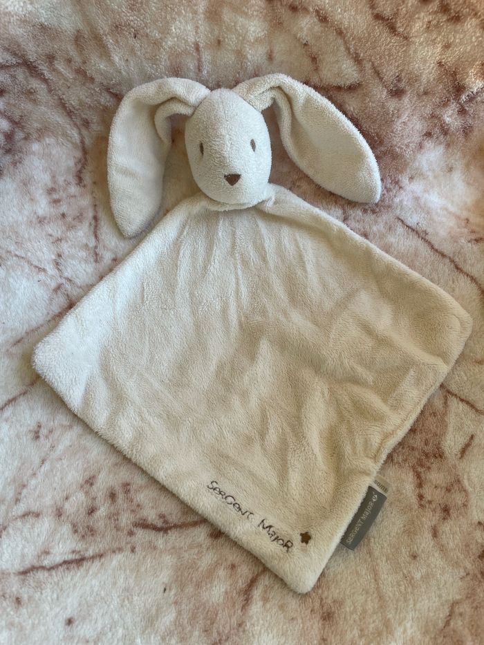 Doudou plat lapin blanc cassé Sergente Major