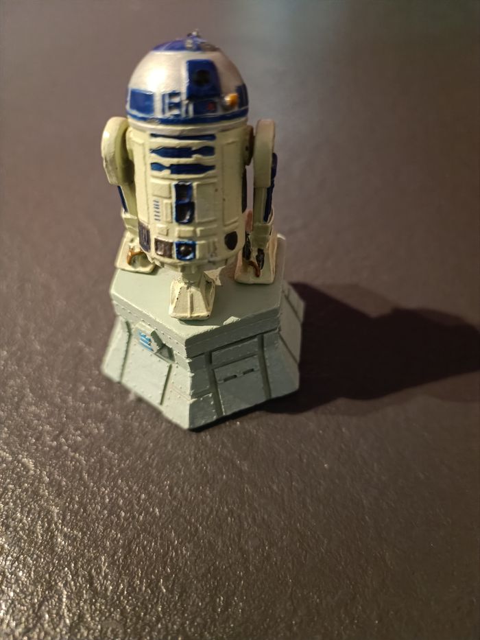 Piece échec en plomb Star Wars R2 D2 - photo numéro 2