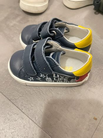 Chaussures garçon taille 19