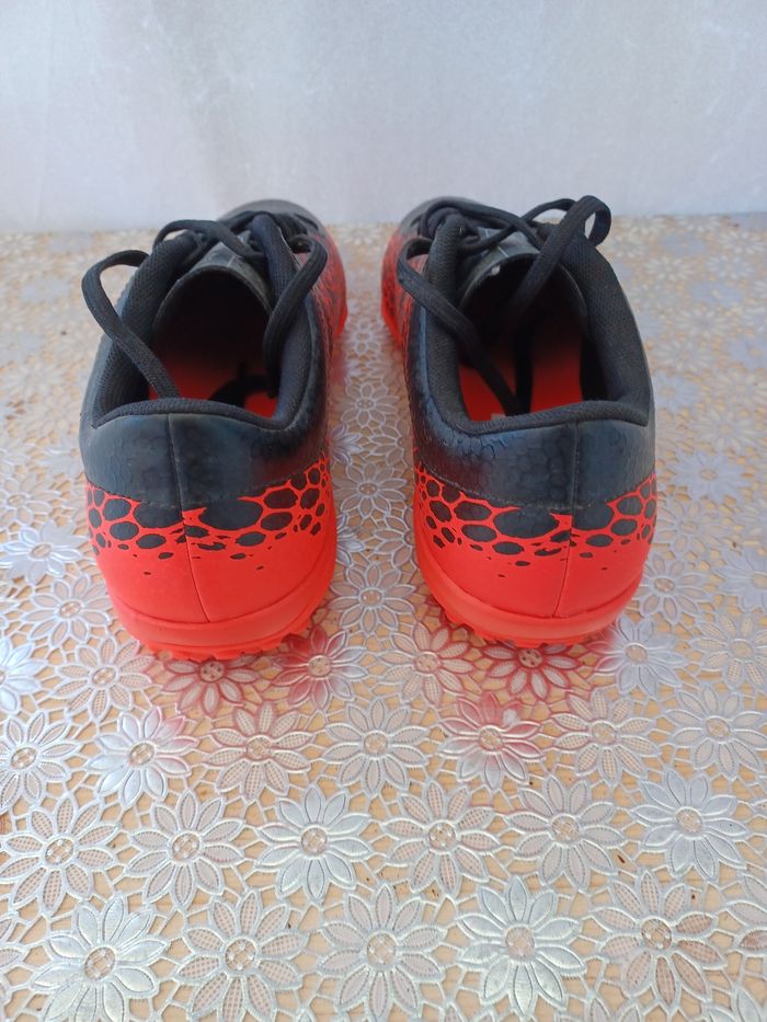 Chaussures de foot Puma Evopower 4 coloris noir et orange taille 42 état neuf. - photo numéro 4