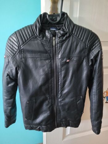 Veste imitation cuir taille 10ans