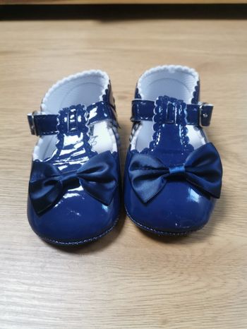 Chaussures bebe 12-18 mois neuve 