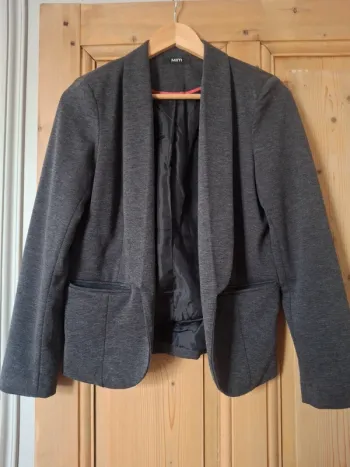 Blazer gris foncé avec poches