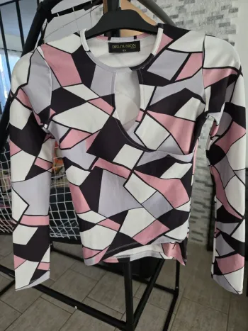 Haut asymétrique Delousion XS