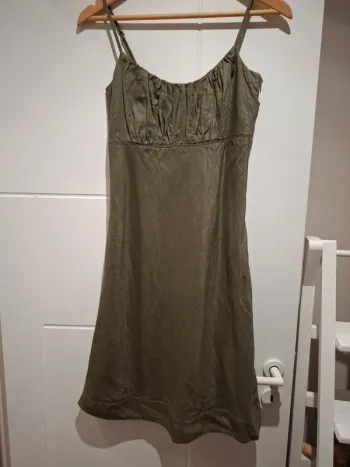 Robe kaki 36 Très bon état