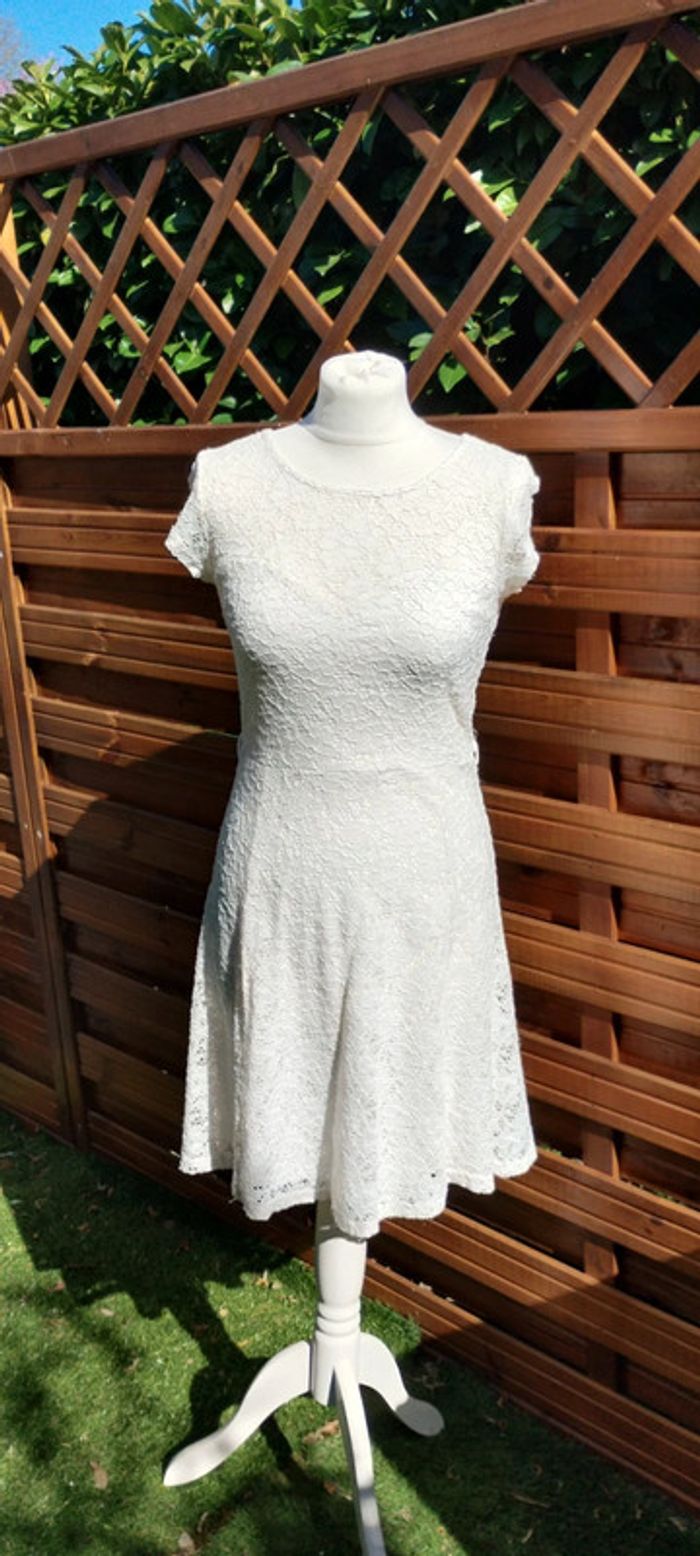Robe crème en dentelle 36 - photo numéro 8