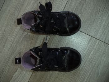 Chaussures noires p.23