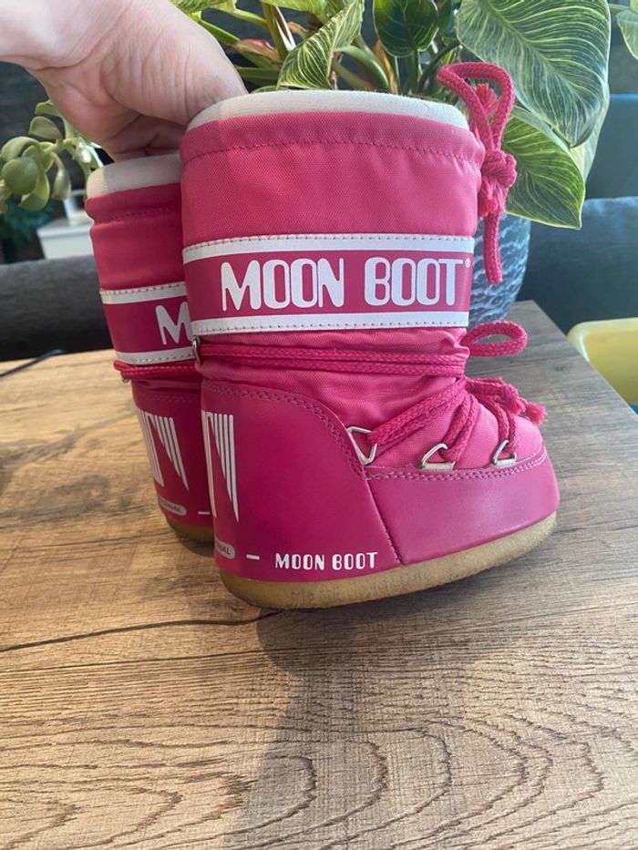 Moon Boot enfant rose Taille 23/26 - photo numéro 2
