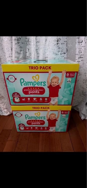 Lot de 2 cartons de couches Pampers taille 6