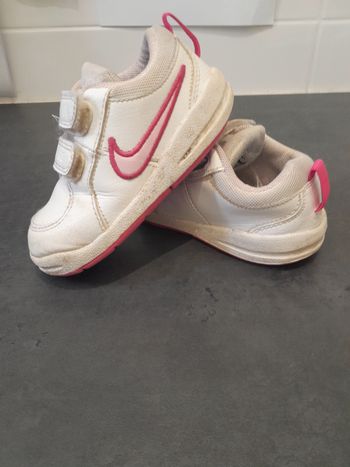 Baskets Nike fille taille 22