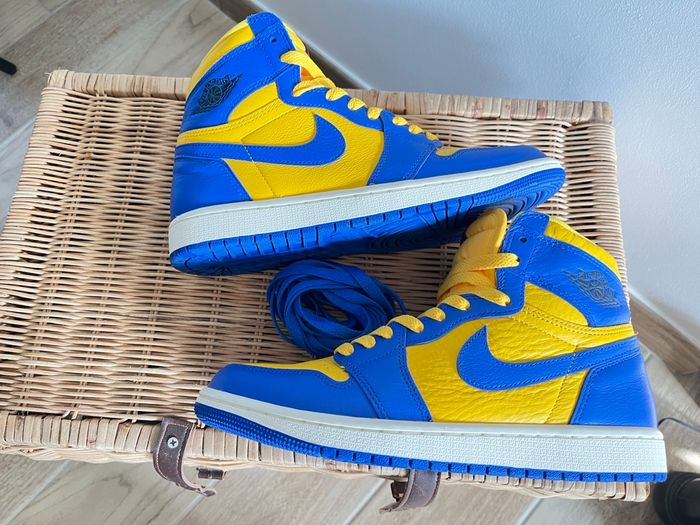 Nike Jordan 1 retro high OG "Reverse Laney" pointure 40