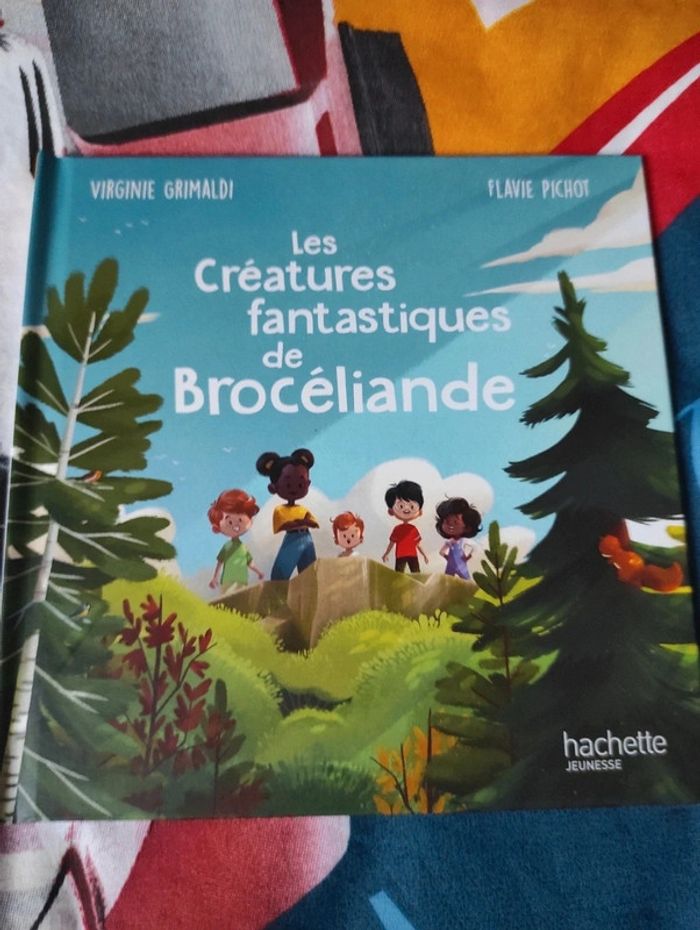 📚Livre - Les créatures fantastiques de Brocéliande