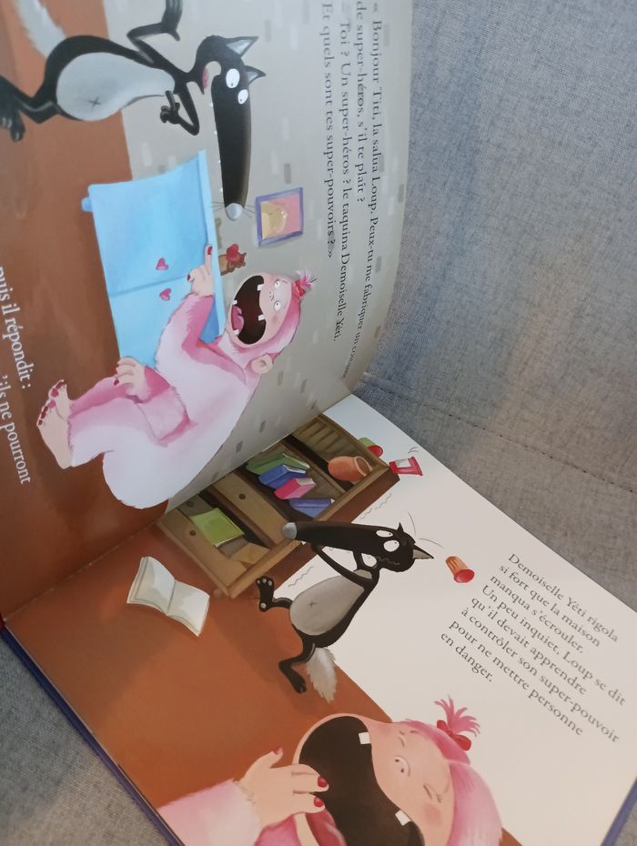 Livre mes p'tits albums auzou le loup qui voulait être un super héros - photo numéro 2