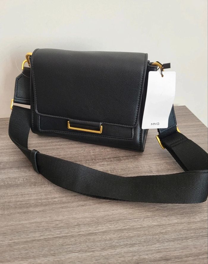 Sac à main noir bandoulière mango