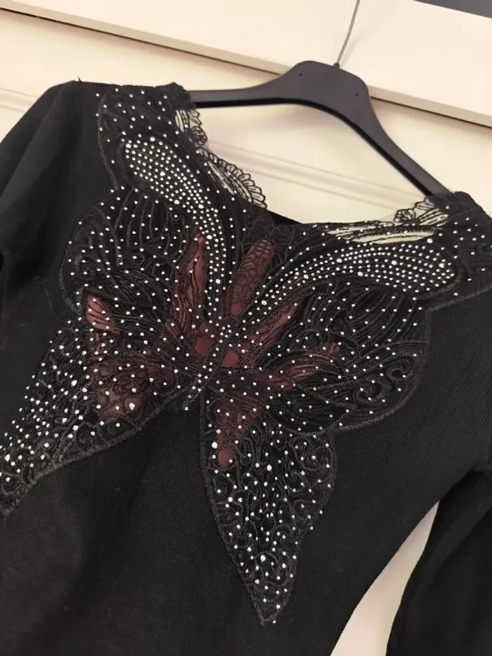 Pull noir dos papillon taille unique 36/38 neuf - photo numéro 3