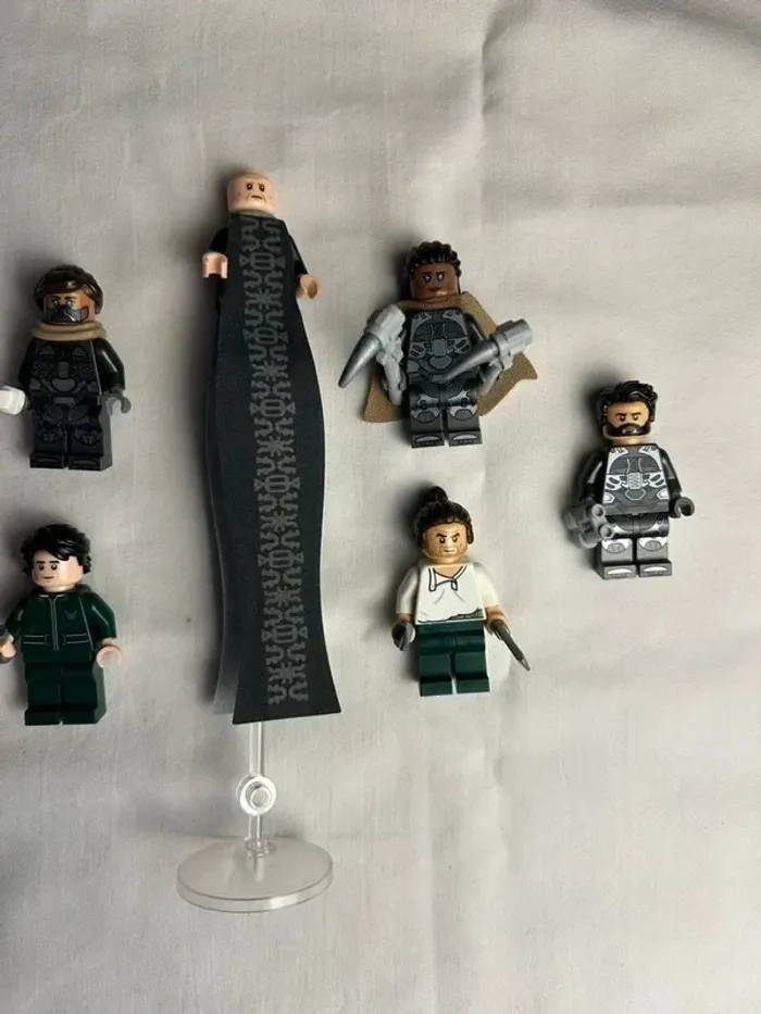 LEGO Dune Minifigures (10327) Ensemble complet de 8 personnages + accessoires - photo numéro 3
