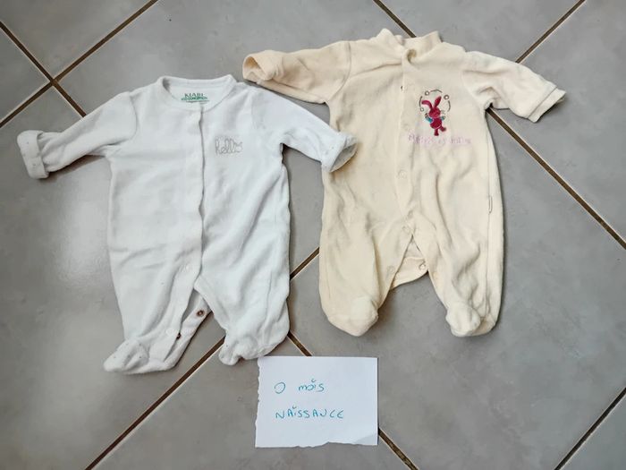 Lot de 2 pyjamas taille 0 mois