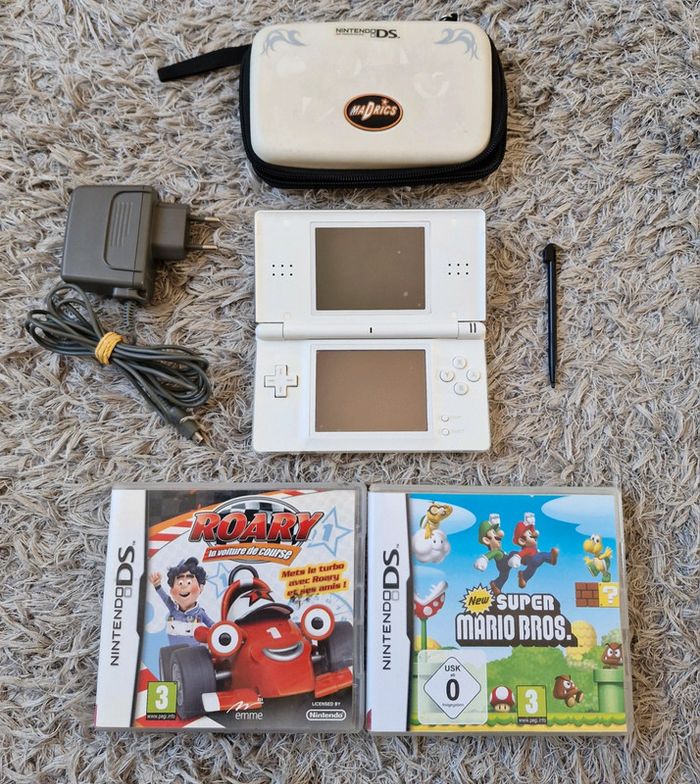 Lot Console Nintendo DS Lite Blanche + 2 Jeux