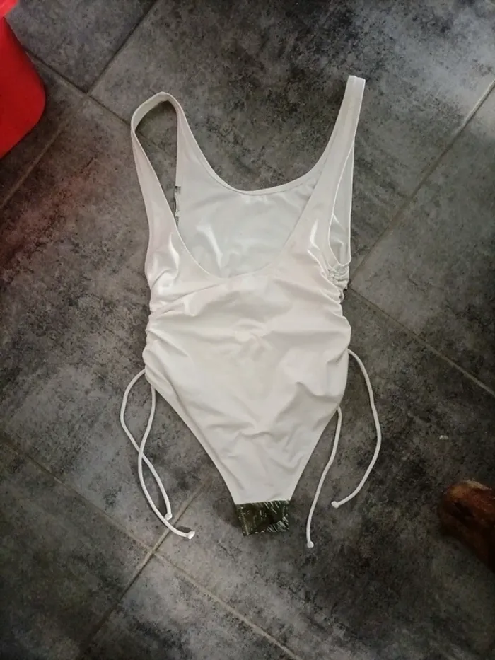 Maillot de bain 1 pièce - photo numéro 4