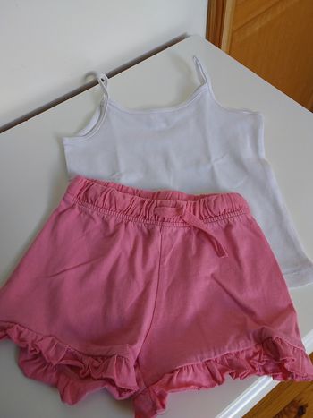Ensemble short et tee-shirt à bretelles