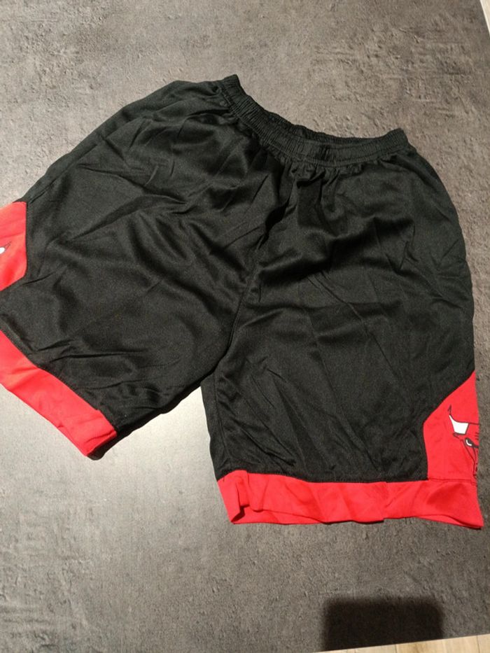 Tenue NBA Chicago Bulls Michael Jordan noir t.30 - photo numéro 3