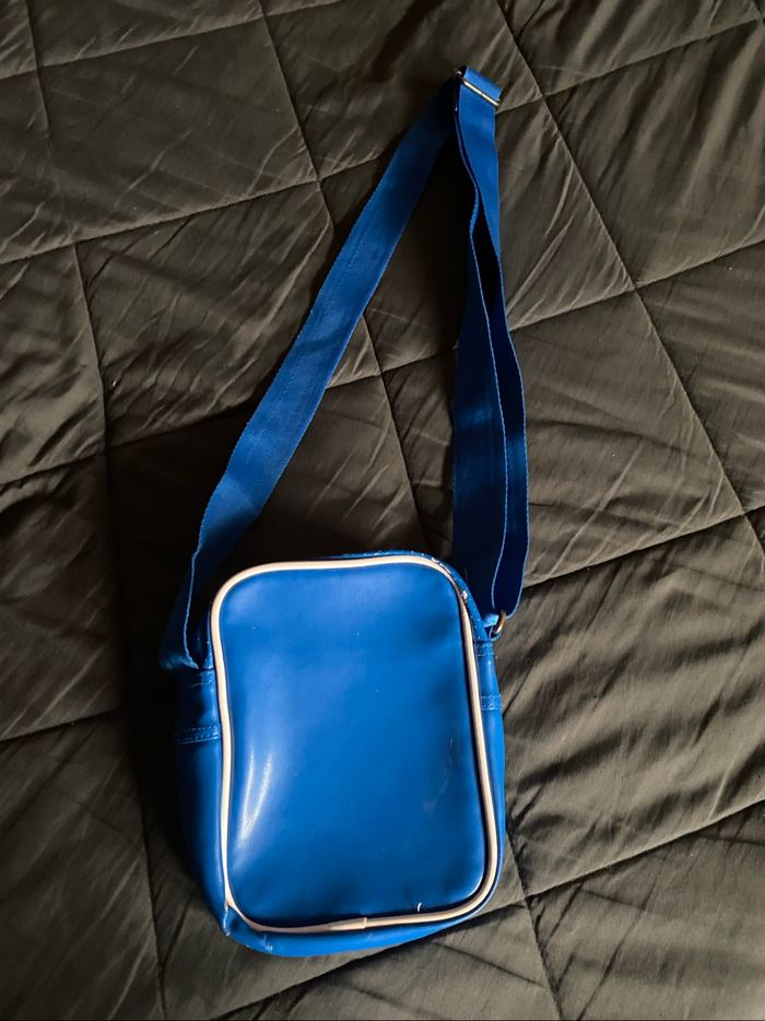Sacoche Adidas bleu et blanc - photo numéro 3
