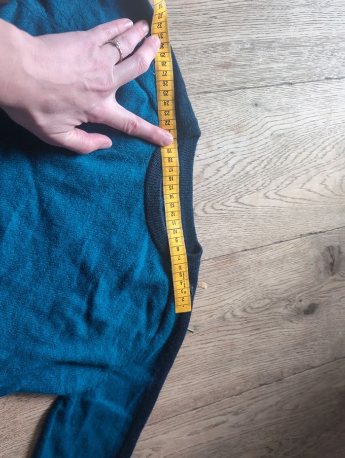 Pull bleu marine 9 ans - photo numéro 4