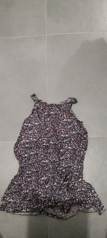 Tunique fleurie sans manches 10 ans 2€