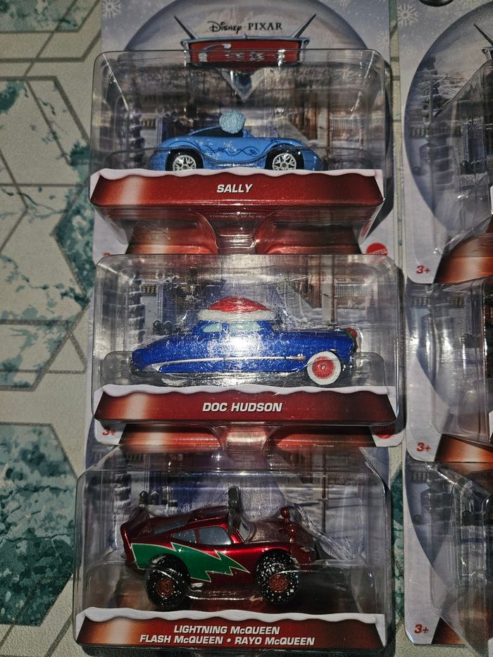 Lot de voitures cars Mattel neuves Disney Pixars  série spéciale Noël - photo numéro 3