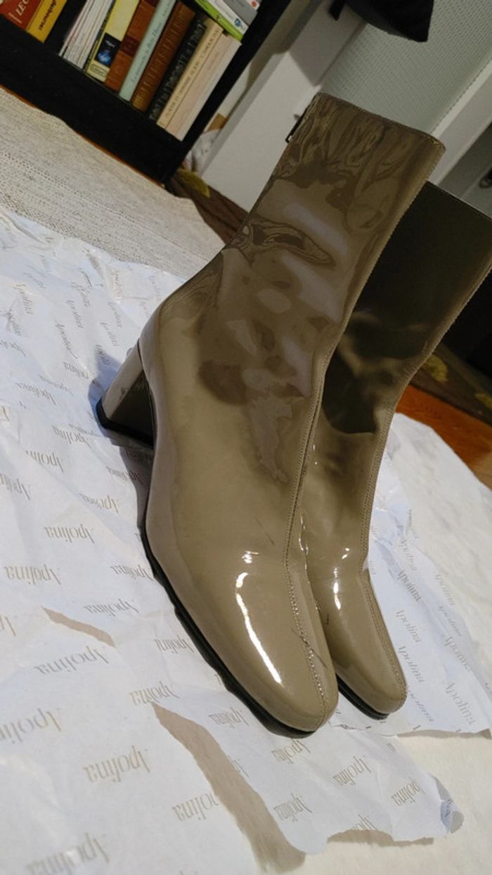 Bottines en cuir 100 % Jonak couleur kaki très bon état