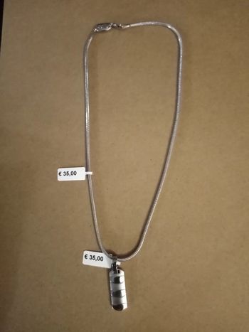 Collier et pendentif magnétiques
