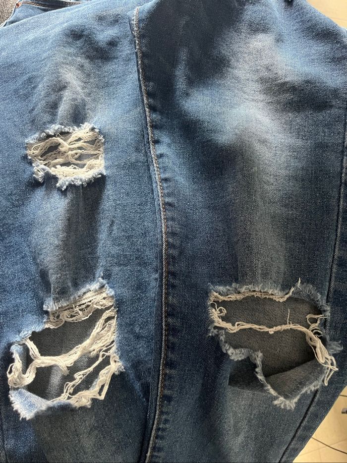 Jeans à trous - photo numéro 5