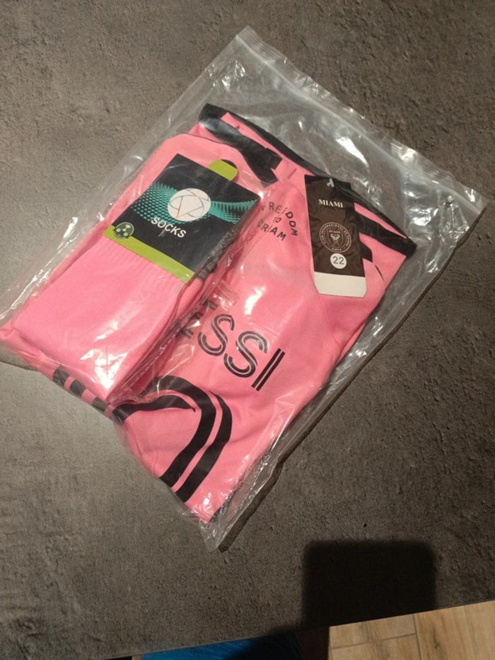 Tenue football Léo Messi Inter Miami rose t.22 - photo numéro 5