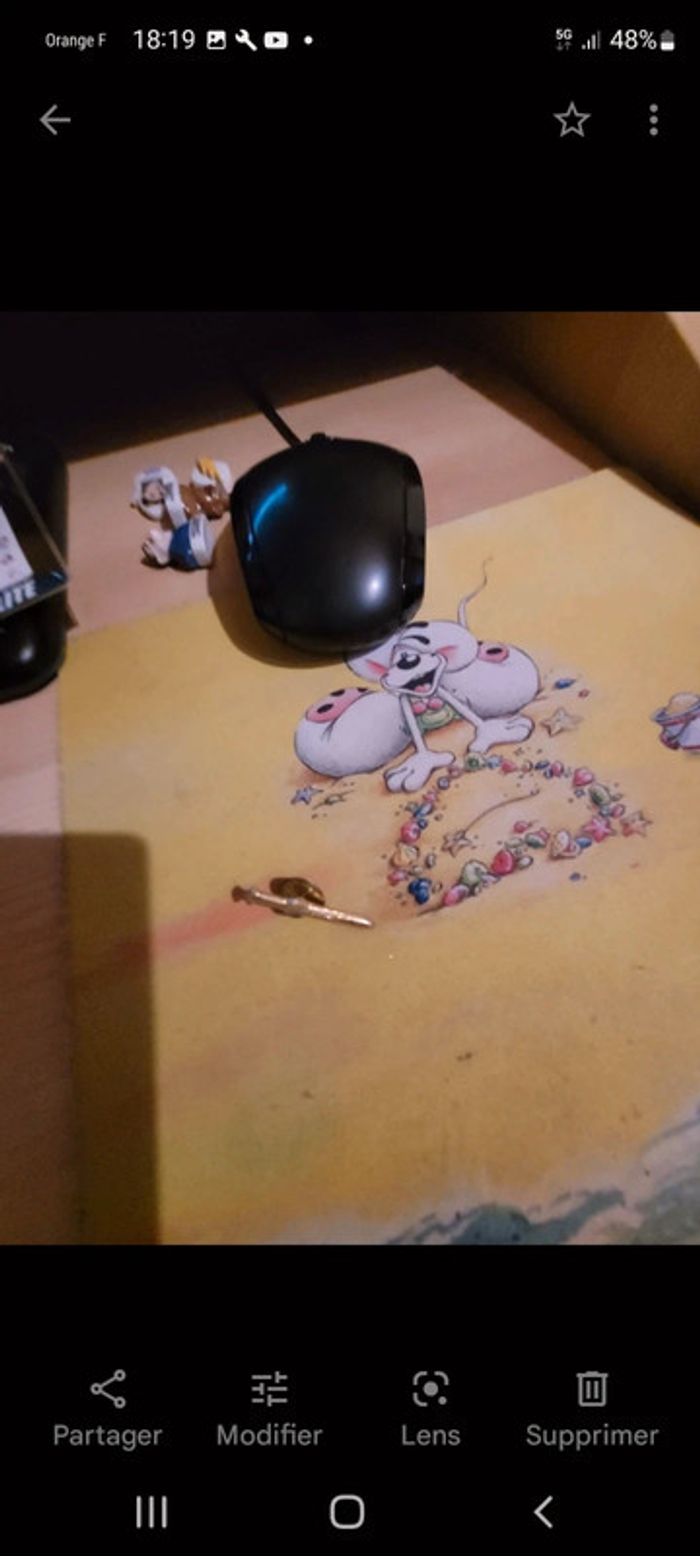 Pin doré - photo numéro 2