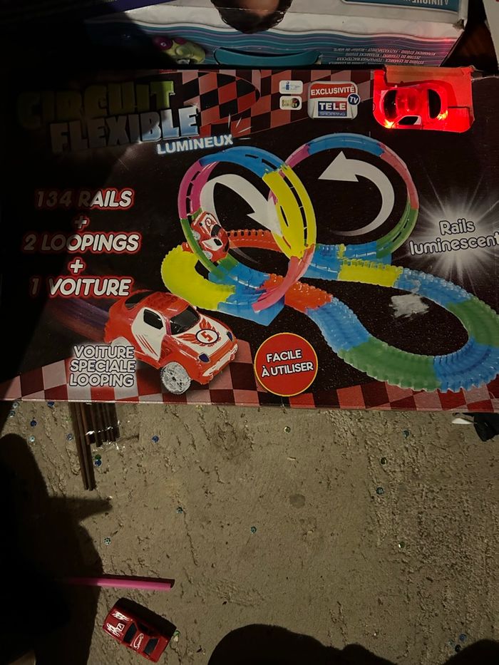 Circuit flexible, voiture