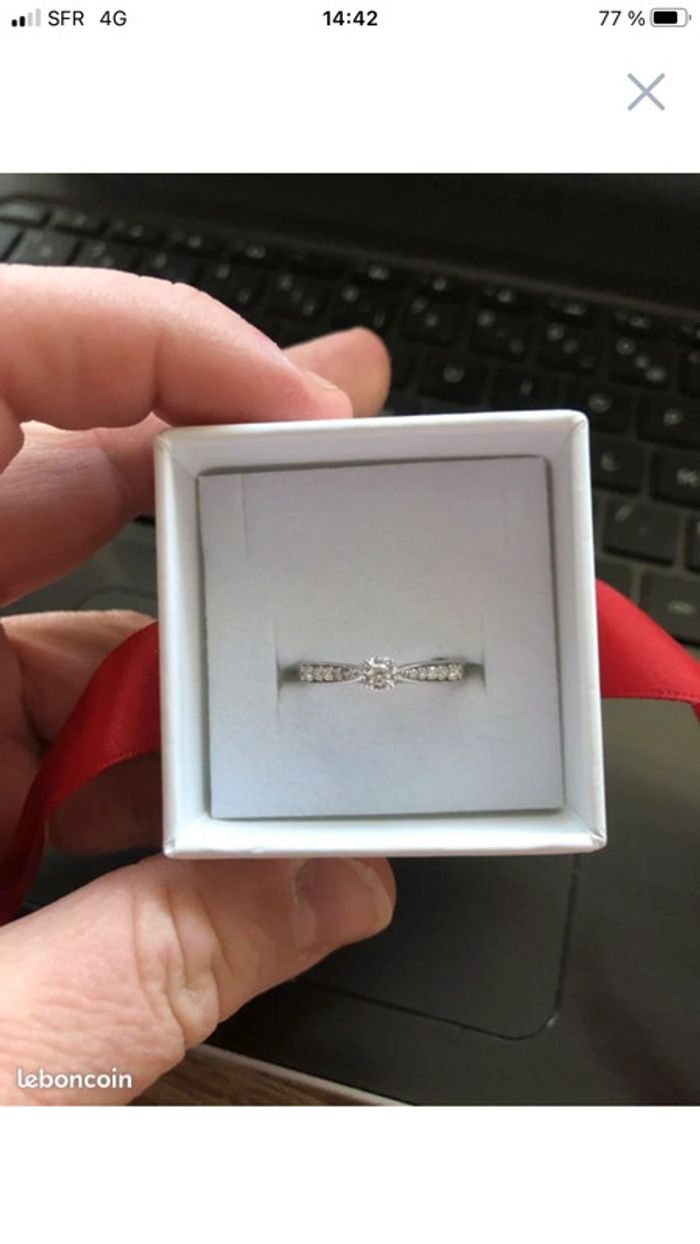 Solitaire en or blanc 9 carats  et diamants  💍 - photo numéro 4