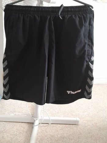 Short garçon de Marque HUMMEL