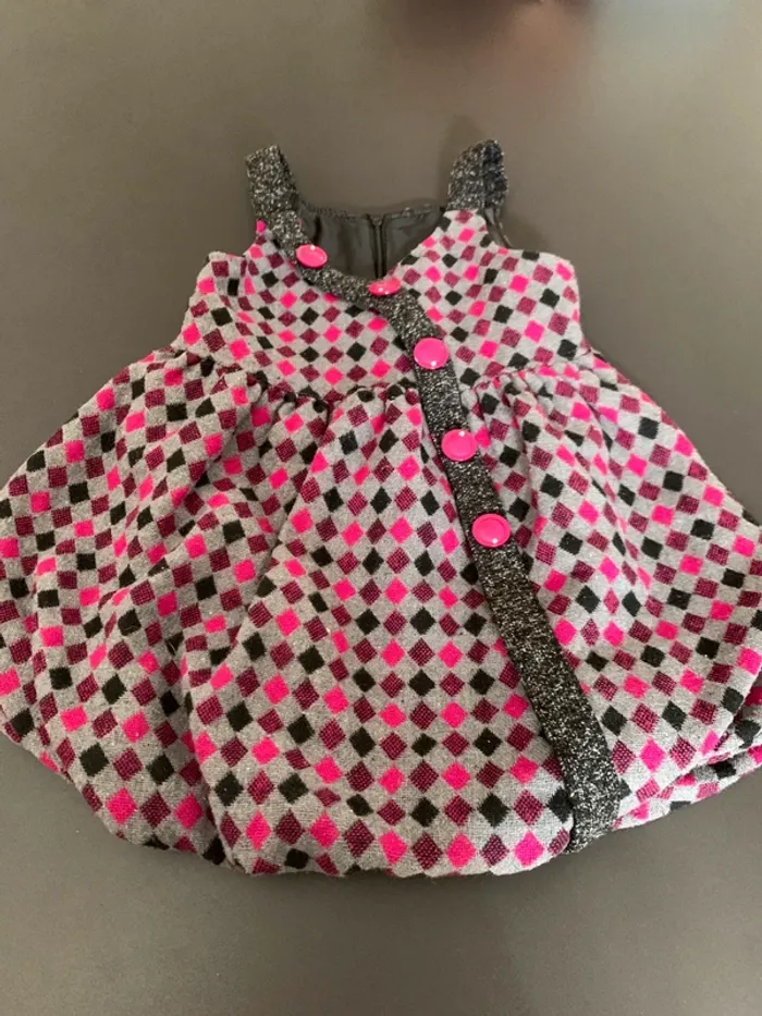Robe boule à carreaux taille 3 ans