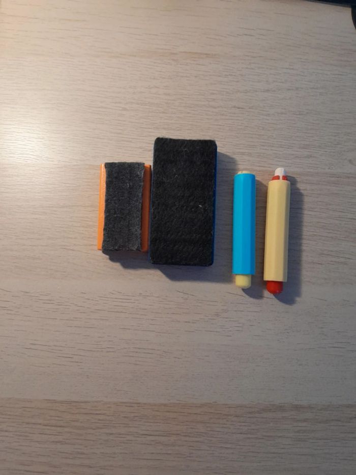 Brosse et porte craie