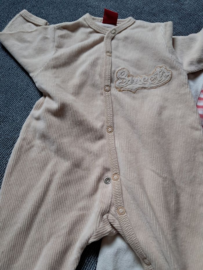 Lot 2 pyjamas 1 mois - photo numéro 2