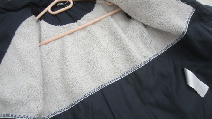 Blouson/doudoune a capuche 10 ans - photo numéro 3