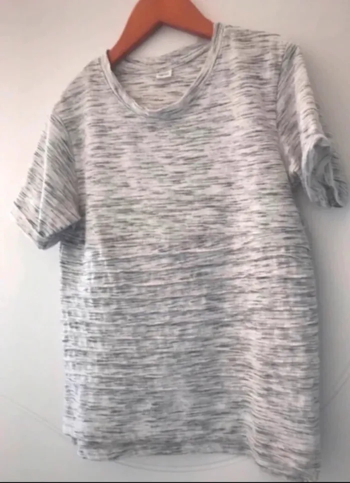 garçon tshirt zeeman blanc chiné avec coutures décoratives 134-140 cm