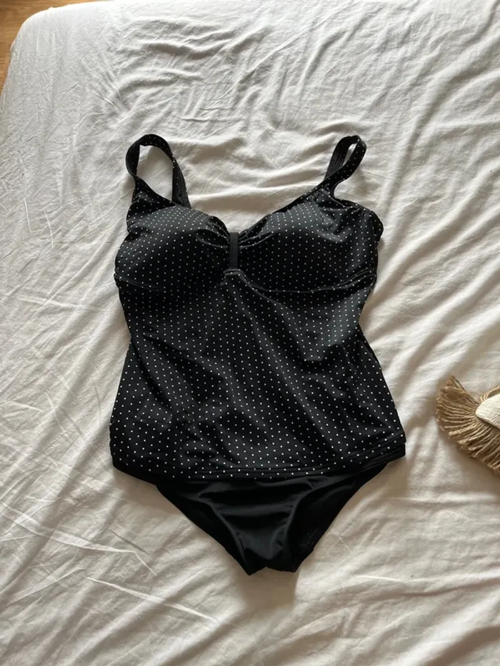 Maillot de bain, noir et blanc à pois, une pièce