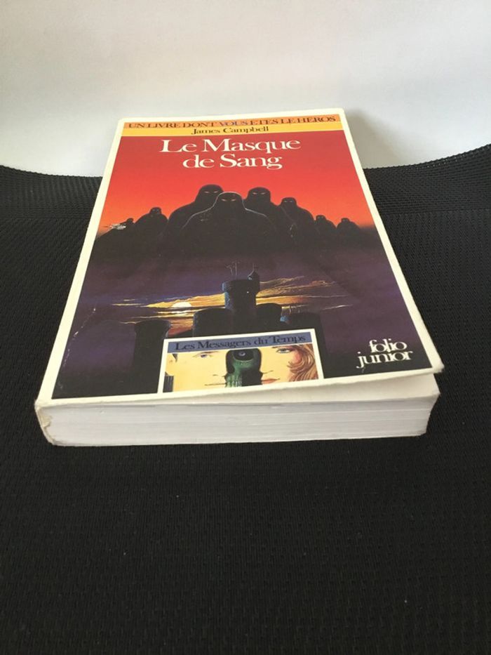 Livre dont vous êtes le héros Le Masque de Sang LDVELH - photo numéro 8