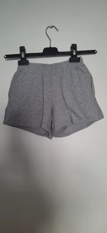 🌟Short Gris taille 6 ans🌟