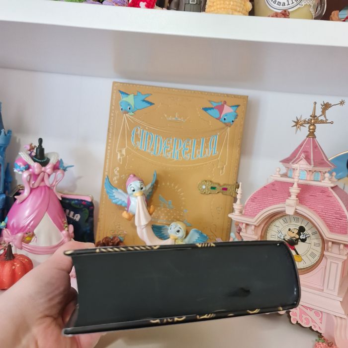 Livre Fourth wing Rebecca Yarros tome 1 - photo numéro 8