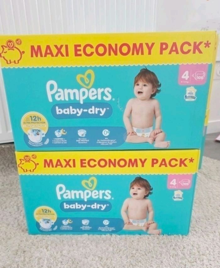 Lot de 2 cartons Pampers taille 4