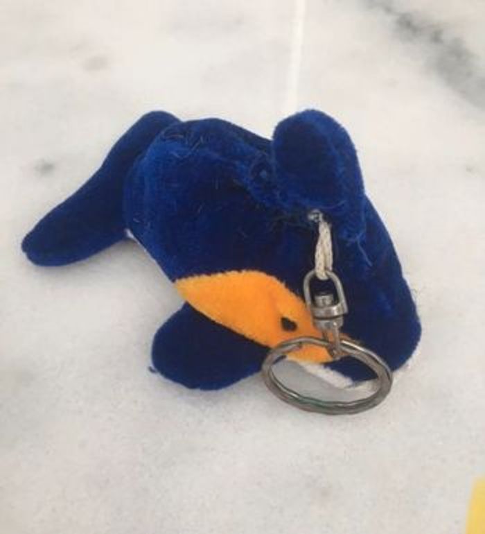 Porte clé dauphin en peluche - photo numéro 2