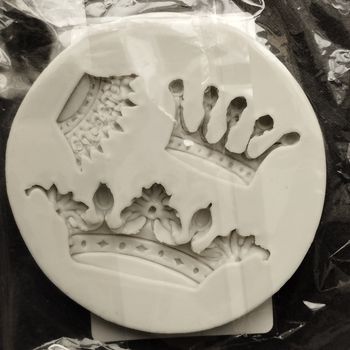 Moule en silicone 3 couronnes Neuf